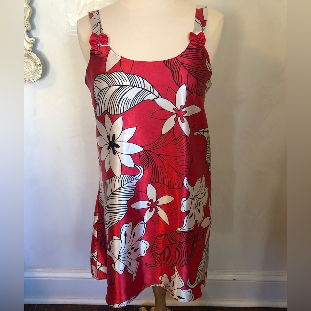 Sante Classic red nightgown w/white & black floral design w/red bows Size Small